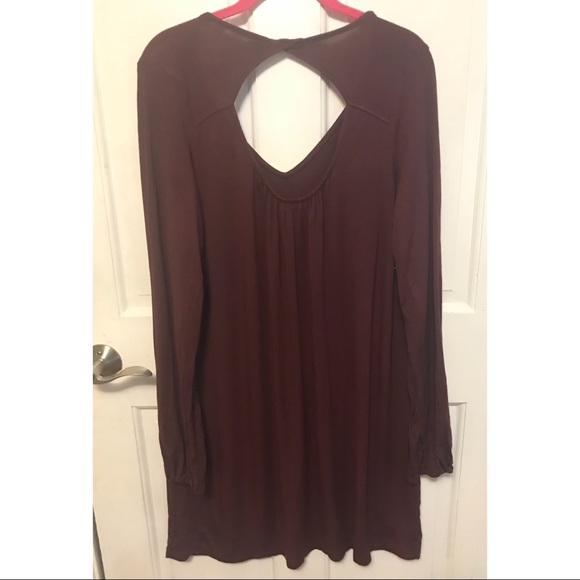 Wine Red Long Sleeve Dress with Back Cutout - Picture 4 of 4